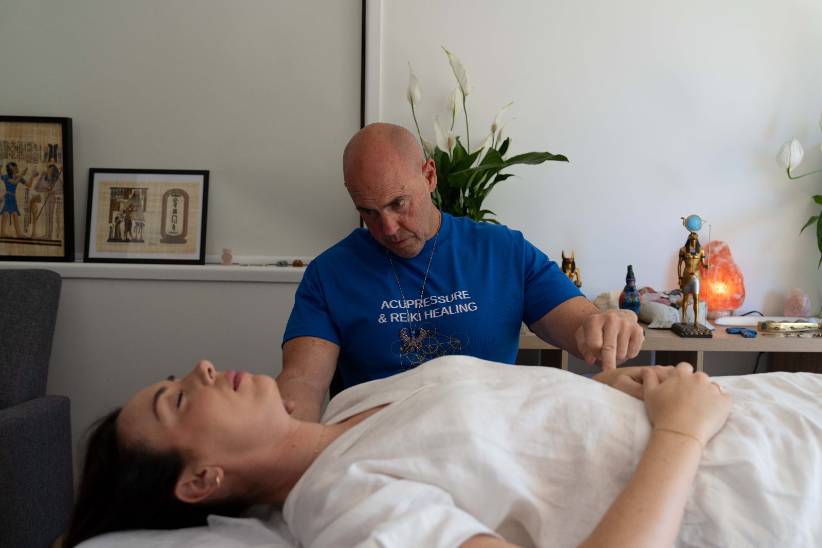 Steve and his client together during an acupressure session.